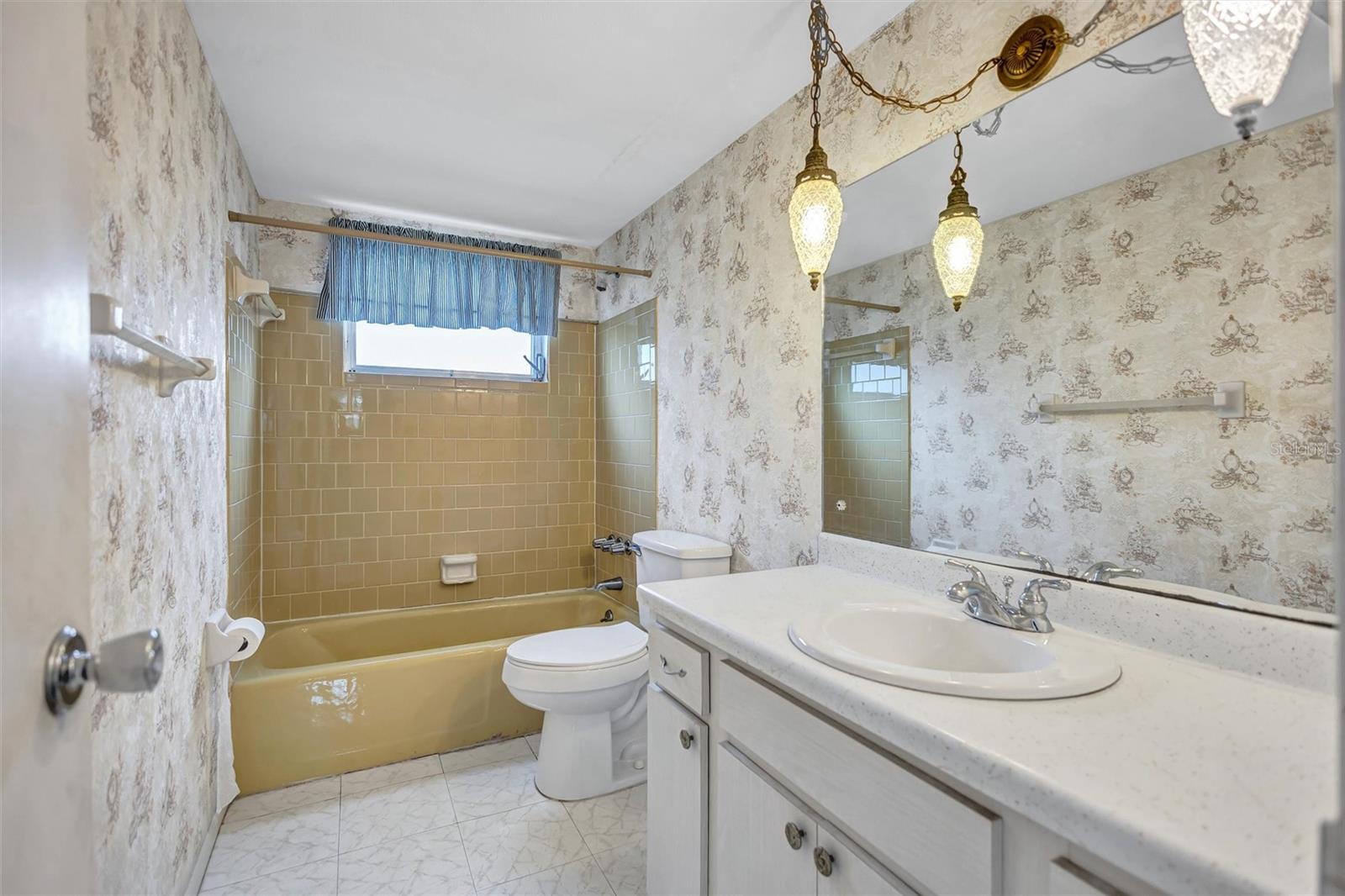 2217 SUNSET DR #E27, BRADENTON, FL, 34207