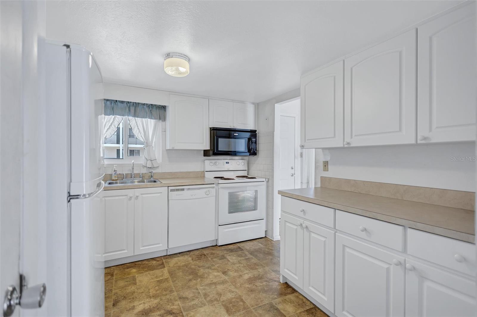 2217 SUNSET DR #E27, BRADENTON, FL, 34207