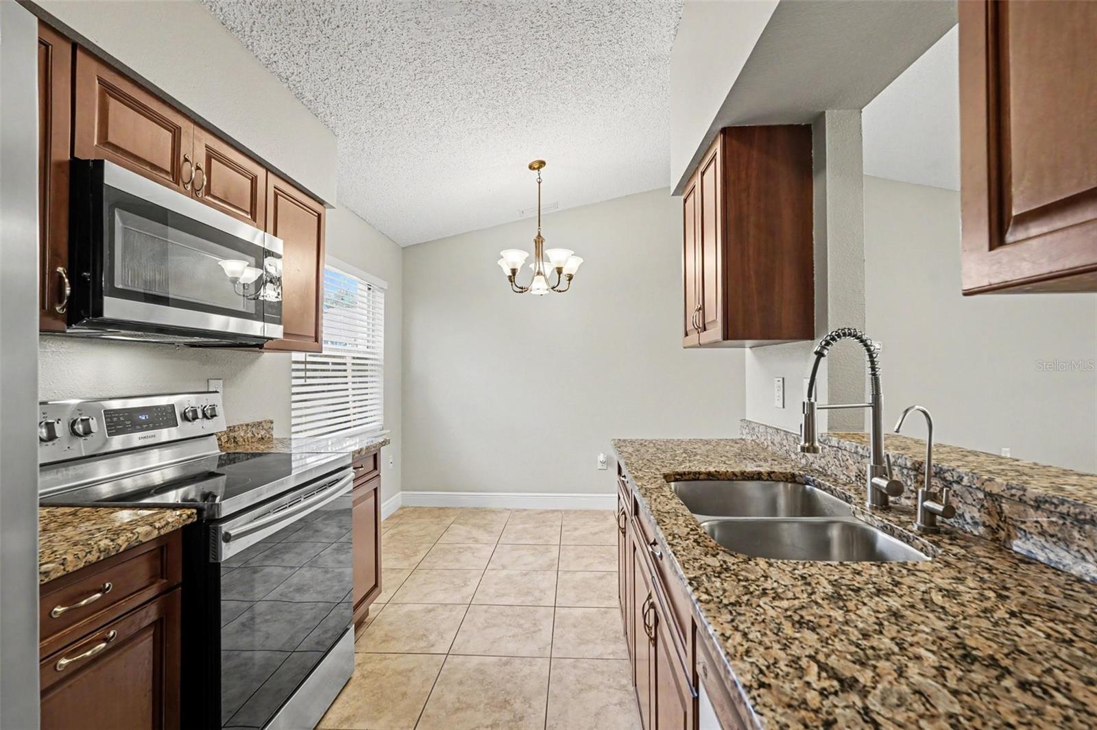 1301 MOHRLAKE DR, BRANDON, FL, 33511