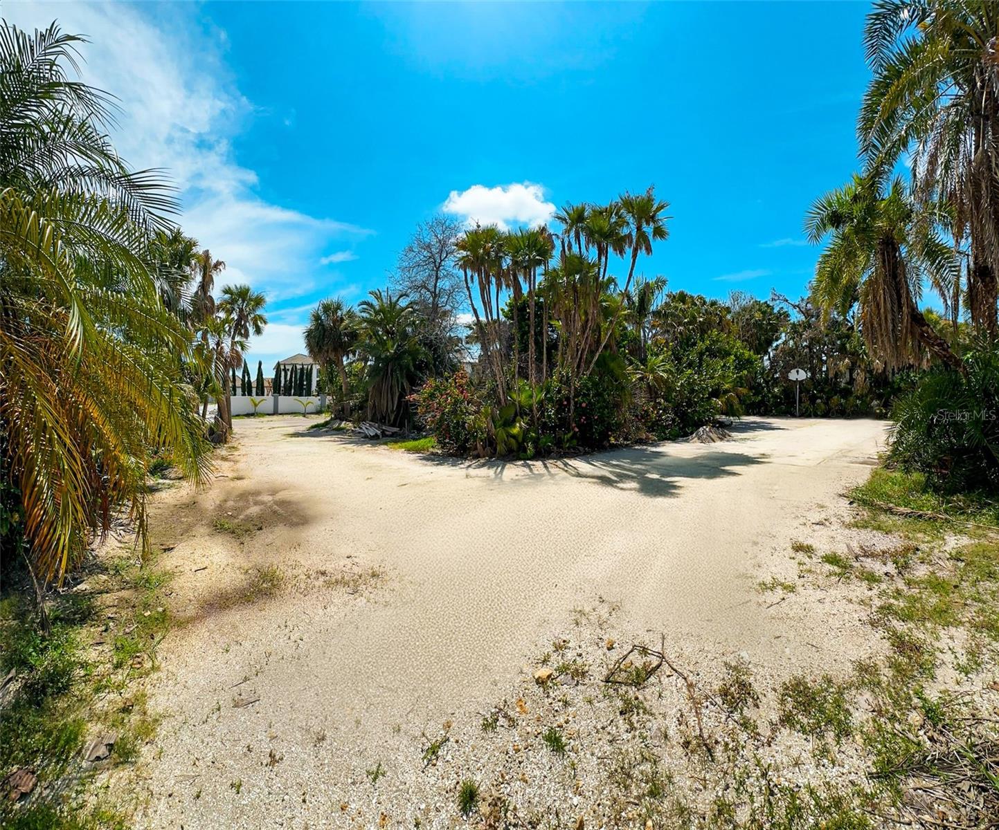 7825 SANDERLING RD, SARASOTA, FL, 34242