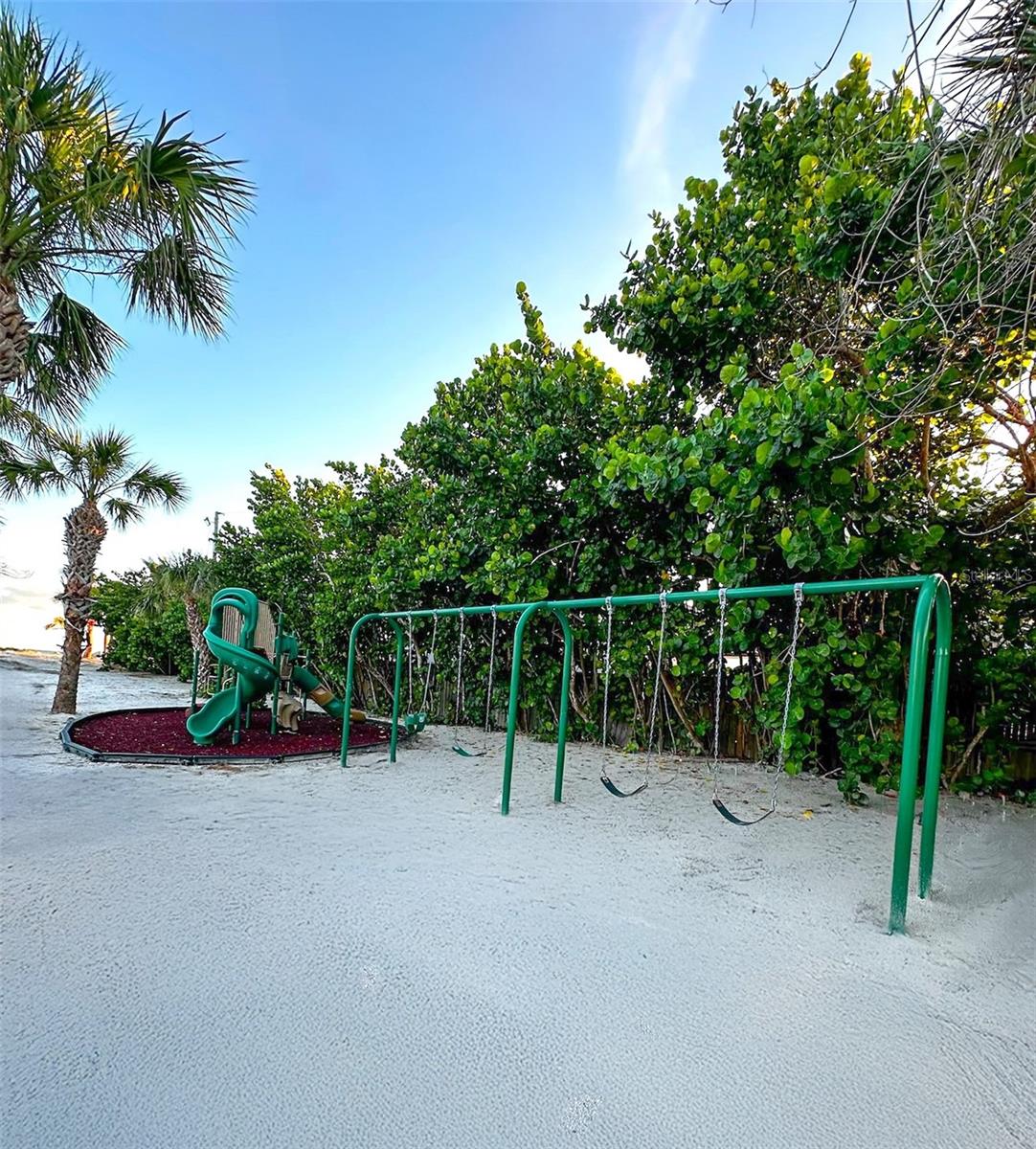 7825 SANDERLING RD, SARASOTA, FL, 34242