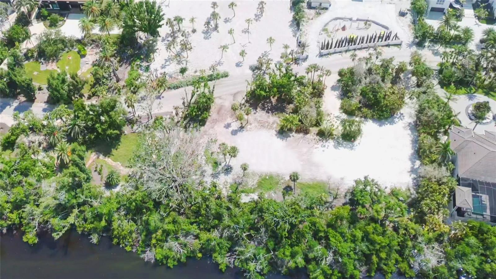 7825 SANDERLING RD, SARASOTA, FL, 34242