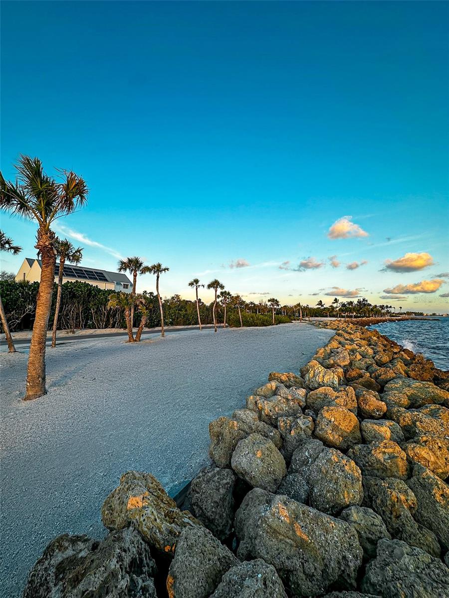 7825 SANDERLING RD, SARASOTA, FL, 34242