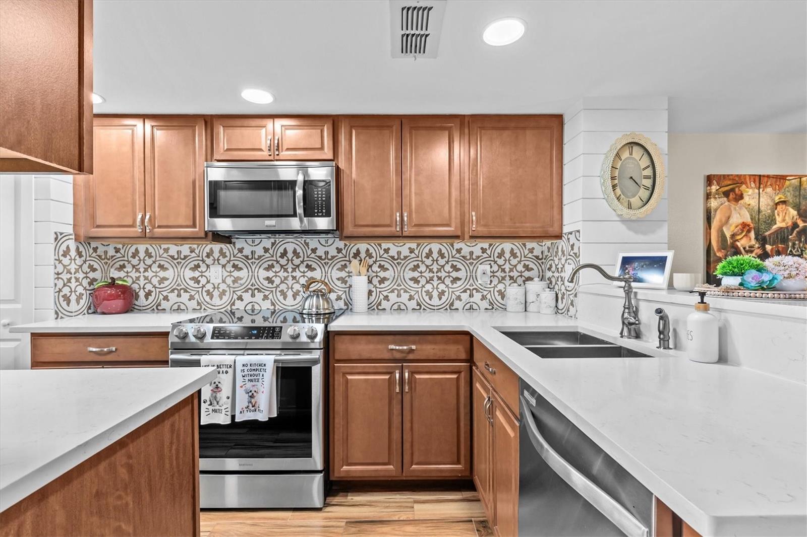 2169 FOX CHASE BLVD, PALM HARBOR, FL, 34683