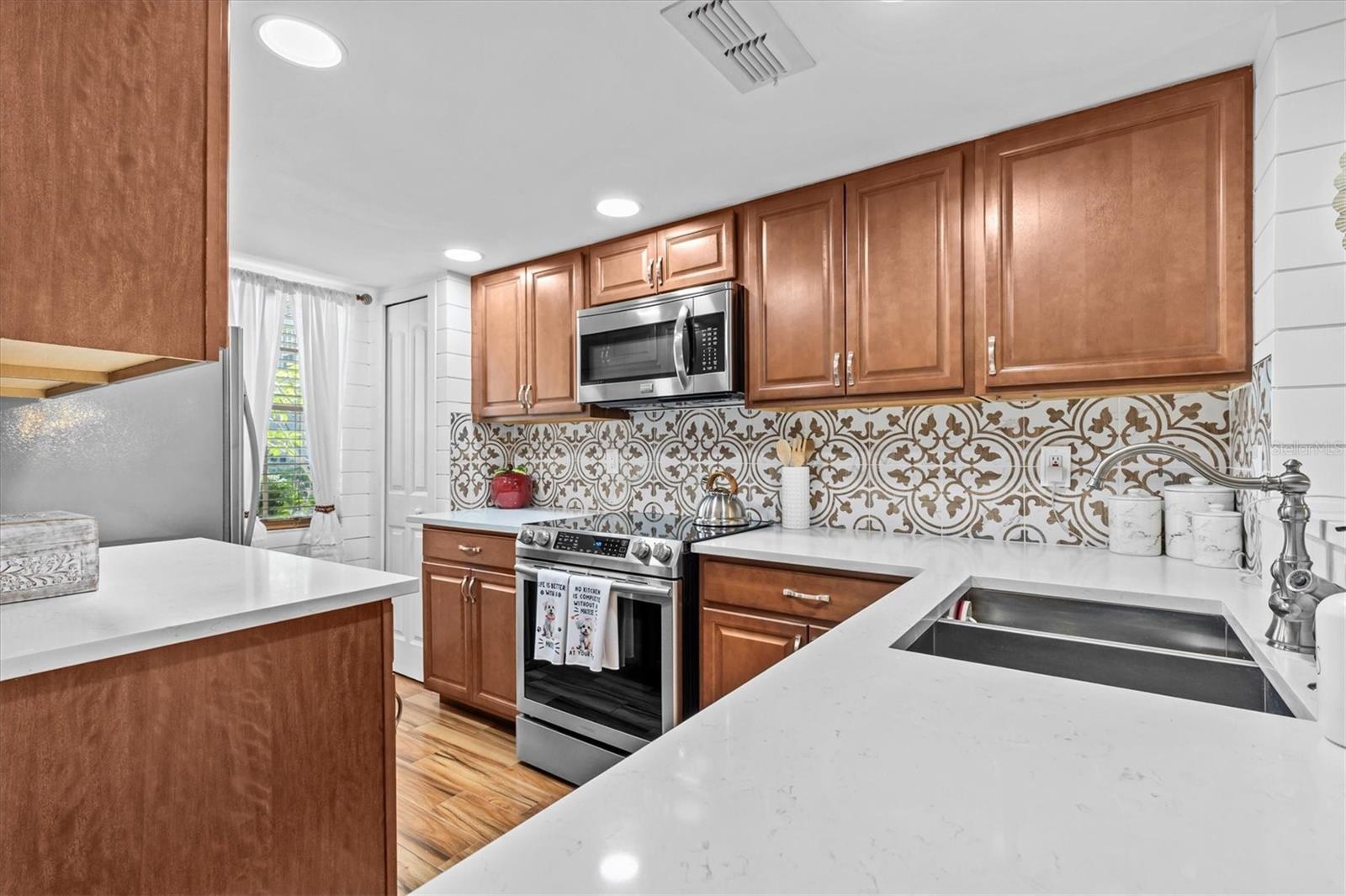 2169 FOX CHASE BLVD, PALM HARBOR, FL, 34683