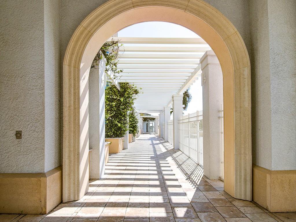 400 BEACH DR NE #1702, ST PETERSBURG, FL, 33701