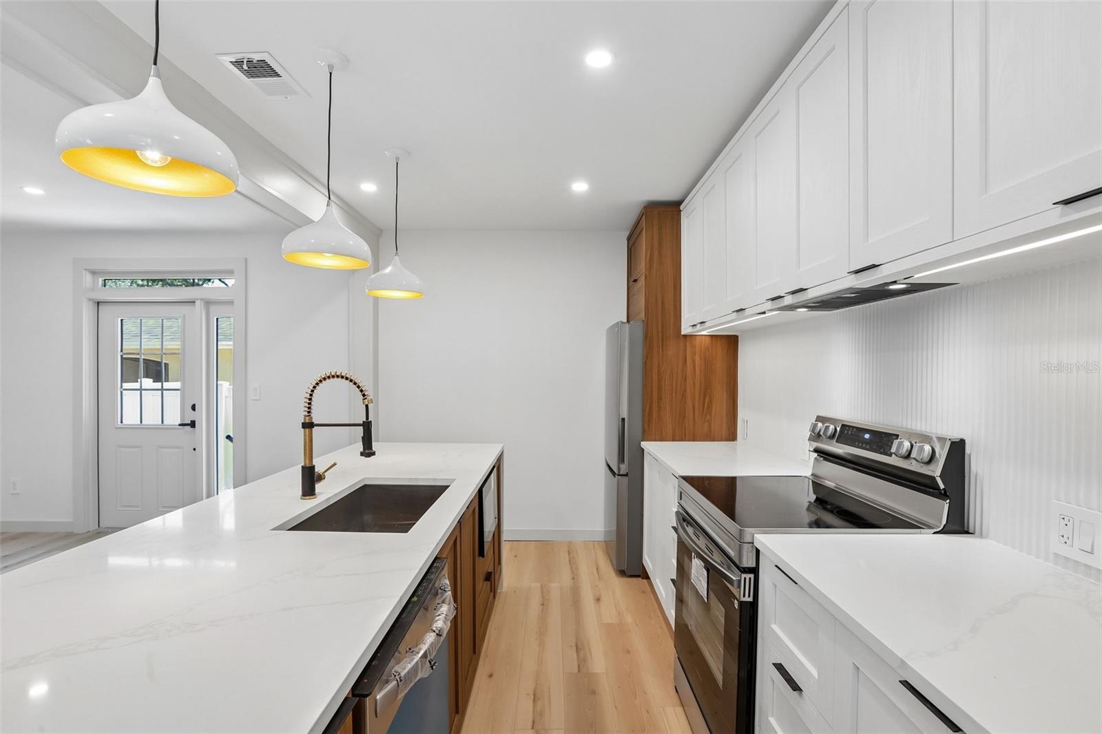 8523 N EDISON AVE, TAMPA, FL, 33604