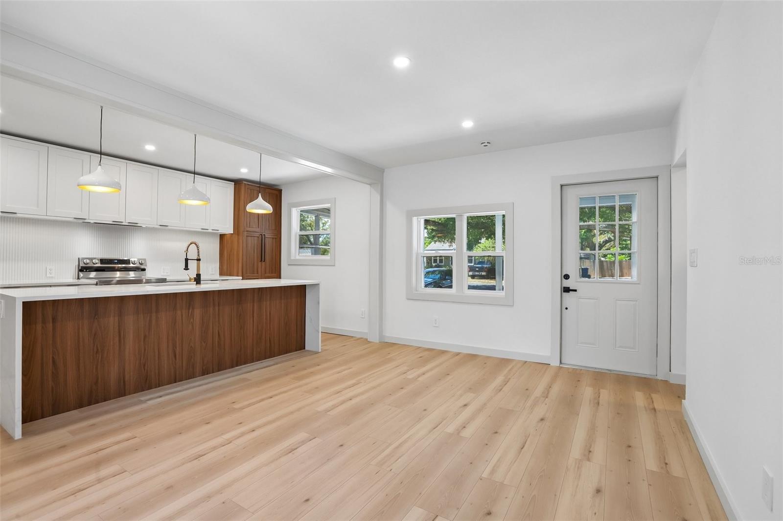 8523 N EDISON AVE, TAMPA, FL, 33604