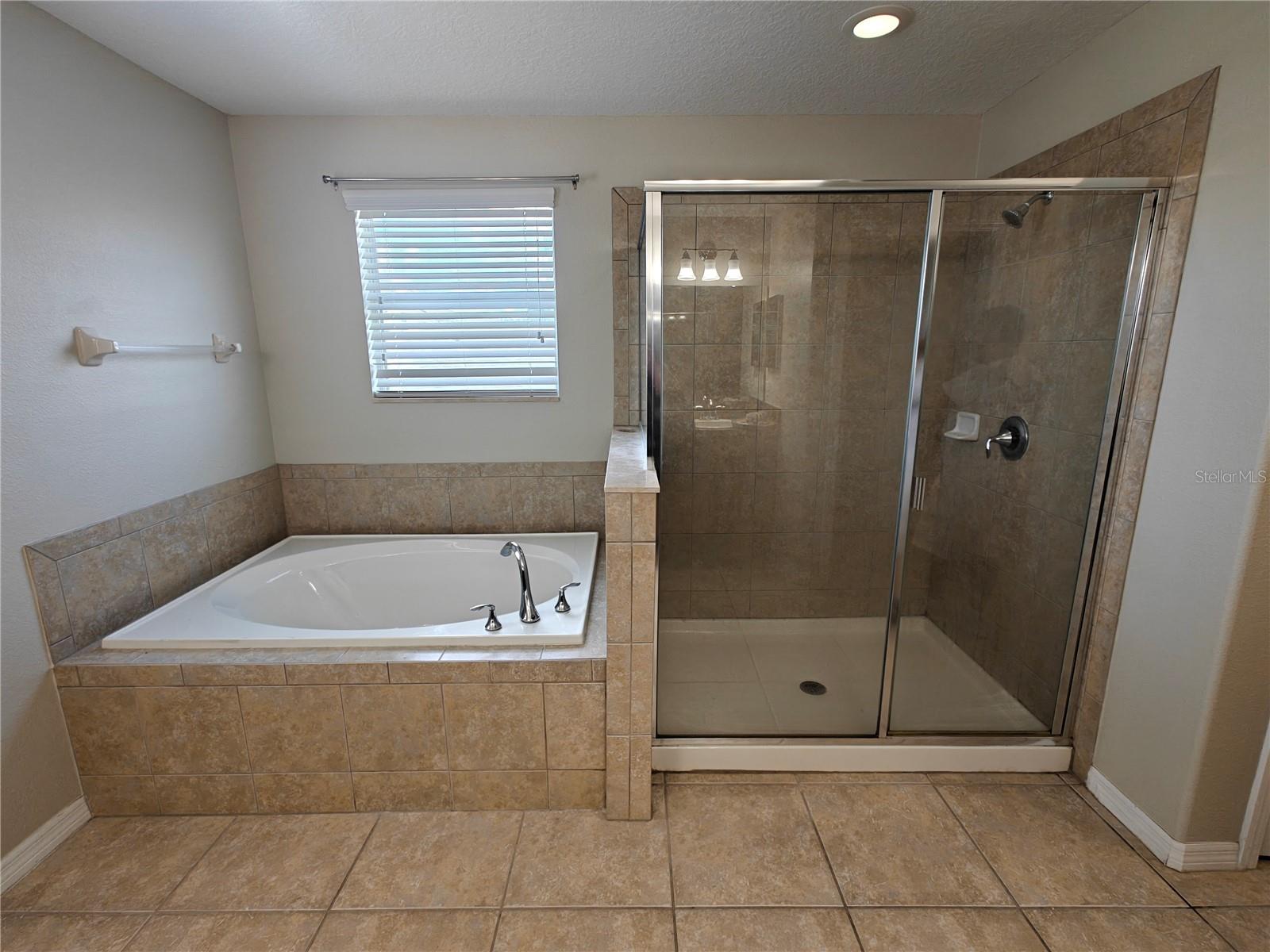 2221 GRANTHAM AVE, DAVENPORT, FL, 33837