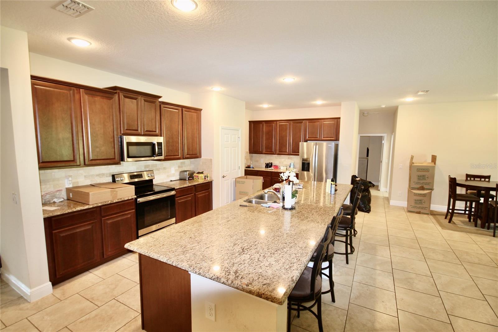 1073 CAVAN DR, APOPKA, FL, 32703