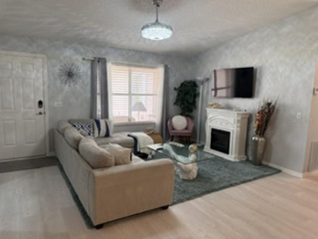 1304 GUADALUPE CT, LADY LAKE, FL, 32159