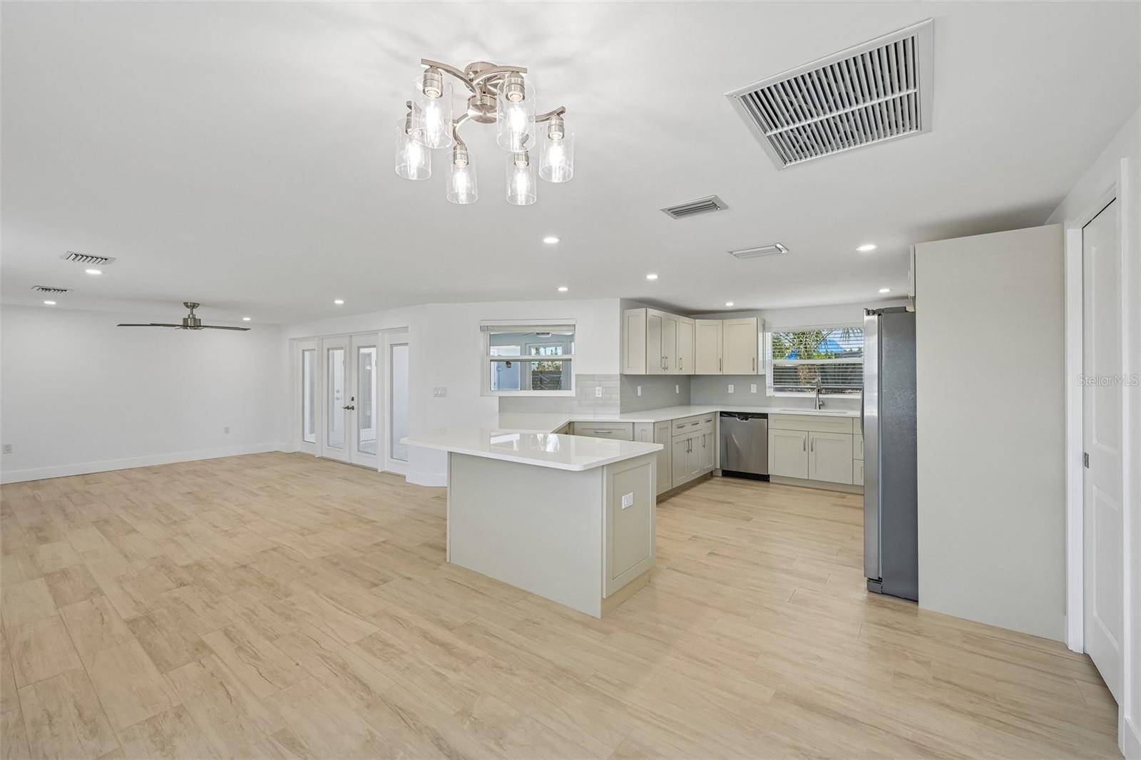 802 WHITE HERON BLVD, RUSKIN, FL, 33570