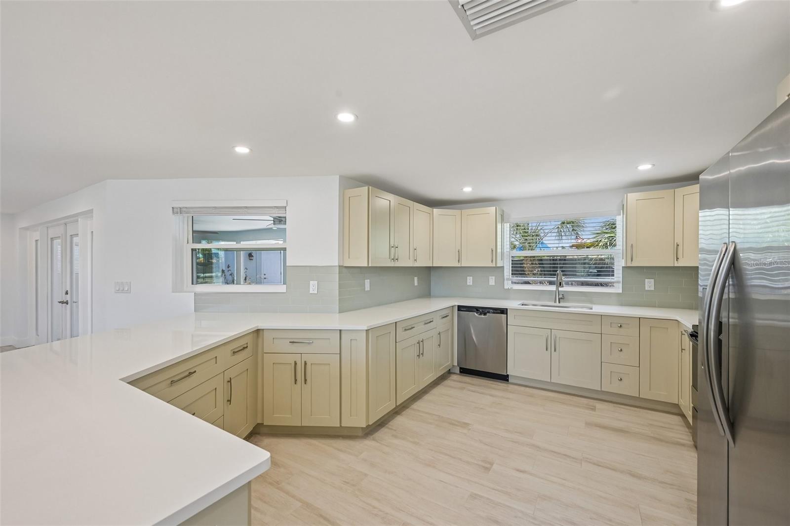 802 WHITE HERON BLVD, RUSKIN, FL, 33570