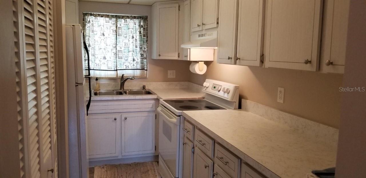 4570 OVERLOOK DR NE #283, ST PETERSBURG, FL, 33703