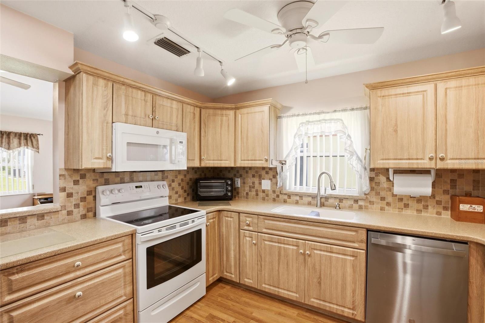 2223 VANTAGE TRCE, SEBRING, FL, 33872
