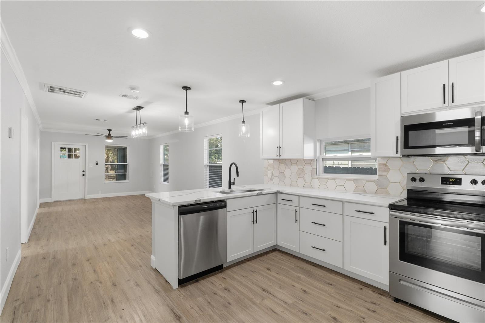 2623 E 38TH AVE, TAMPA, FL, 33610