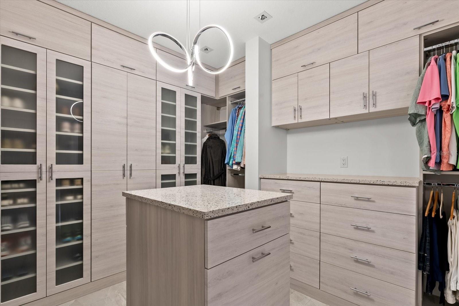 888 S ORANGE AVE #2C, SARASOTA, FL, 34236