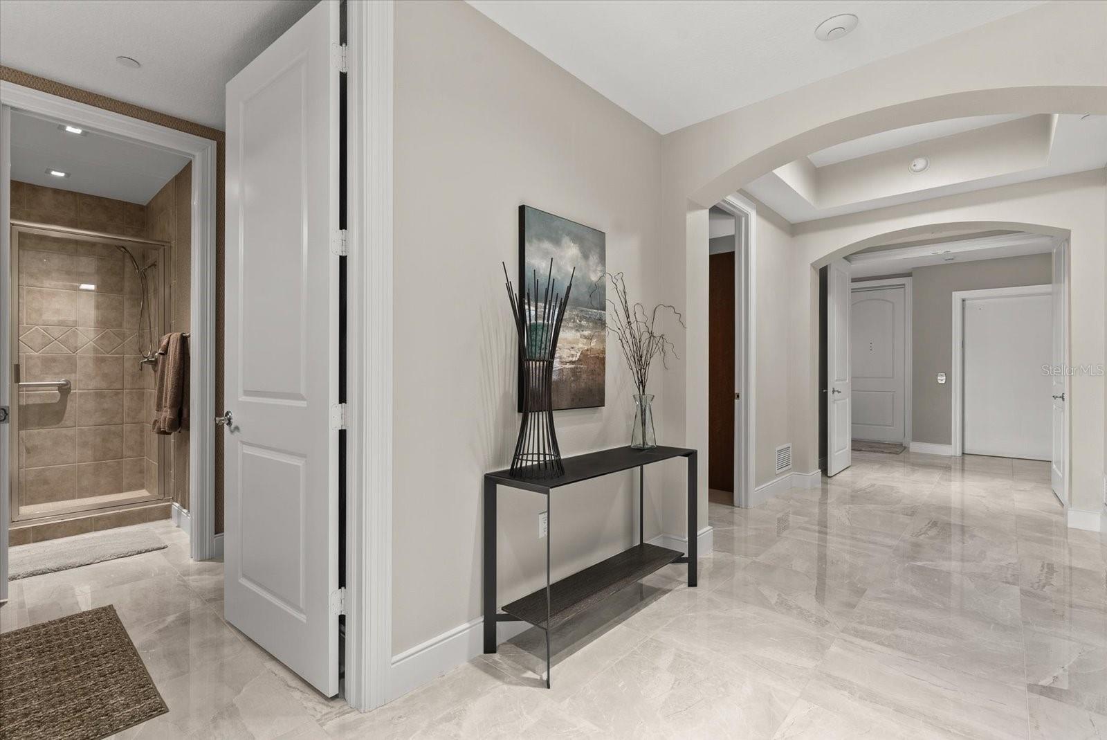 888 S ORANGE AVE #2C, SARASOTA, FL, 34236