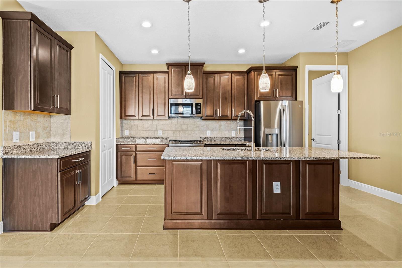 10112 LAKE WALES CIR, SARASOTA, FL, 34241