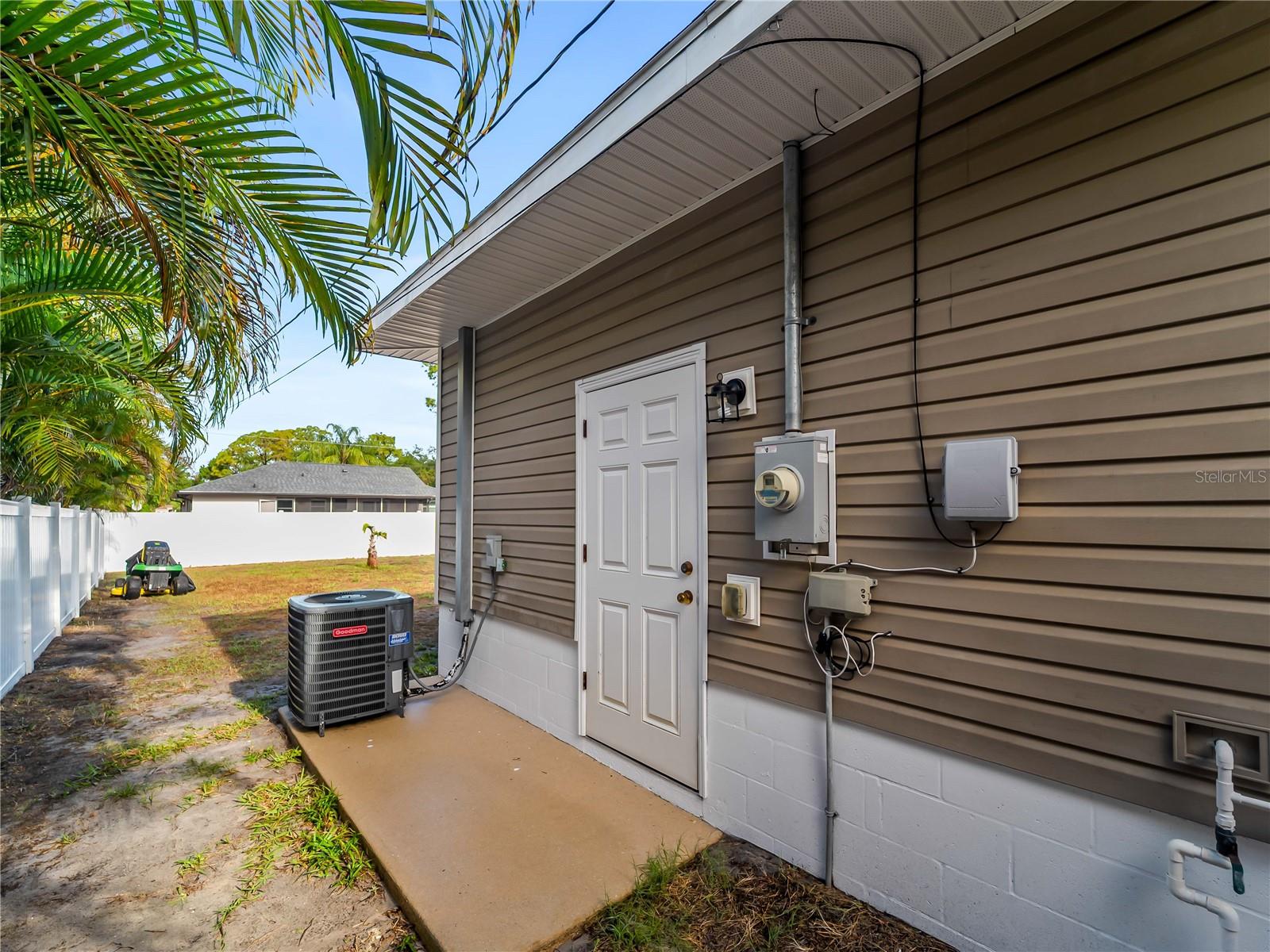 89 SANTA FE ST, PORT CHARLOTTE, FL, 33953