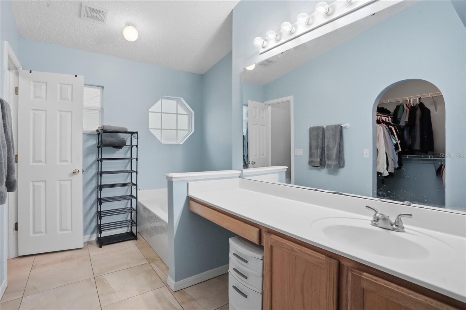 2015 CORNER SCHOOL DR, ORLANDO, FL, 32820