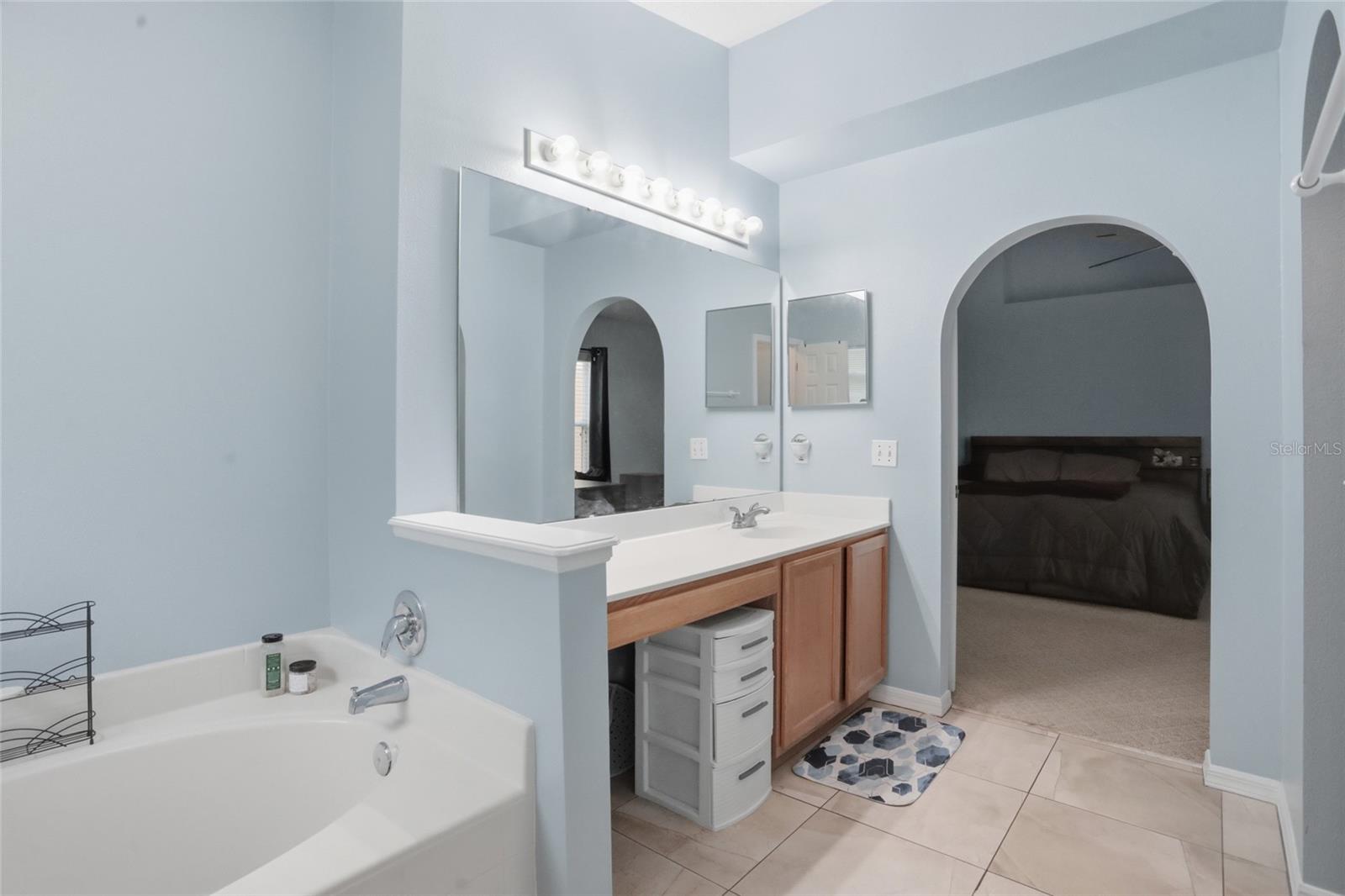 2015 CORNER SCHOOL DR, ORLANDO, FL, 32820