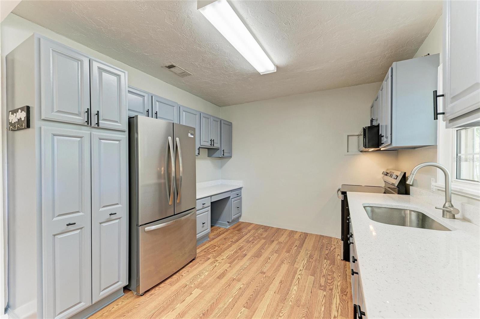 939 N LOCKWOOD RIDGE RD, SARASOTA, FL, 34237