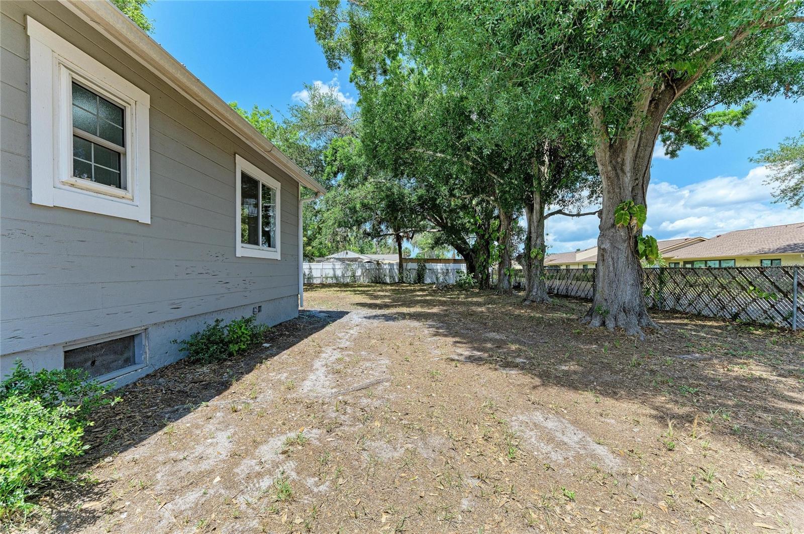 939 N LOCKWOOD RIDGE RD, SARASOTA, FL, 34237