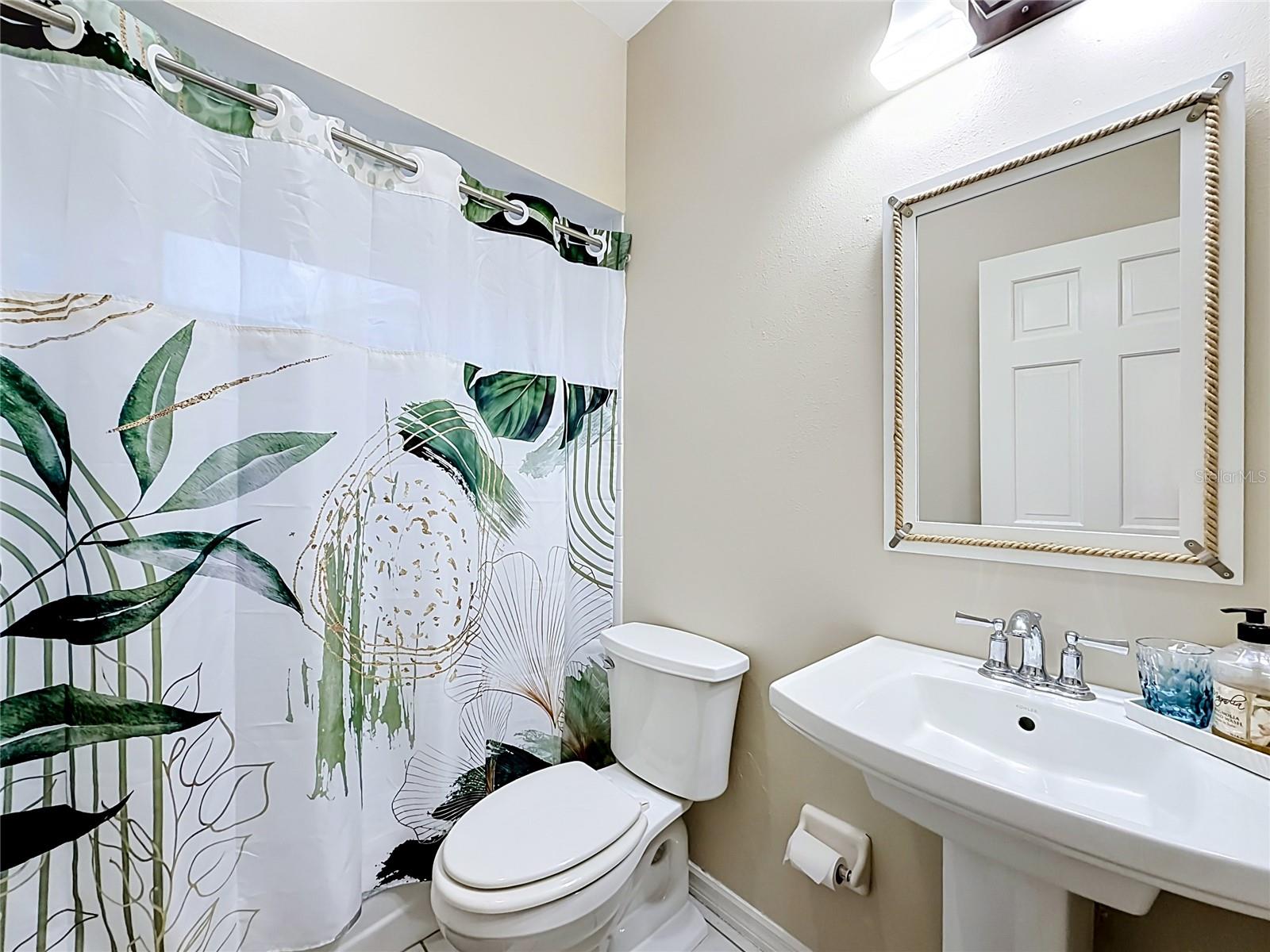 2021 NORTH POINTE ALEXIS DR, TARPON SPRINGS, FL, 34689