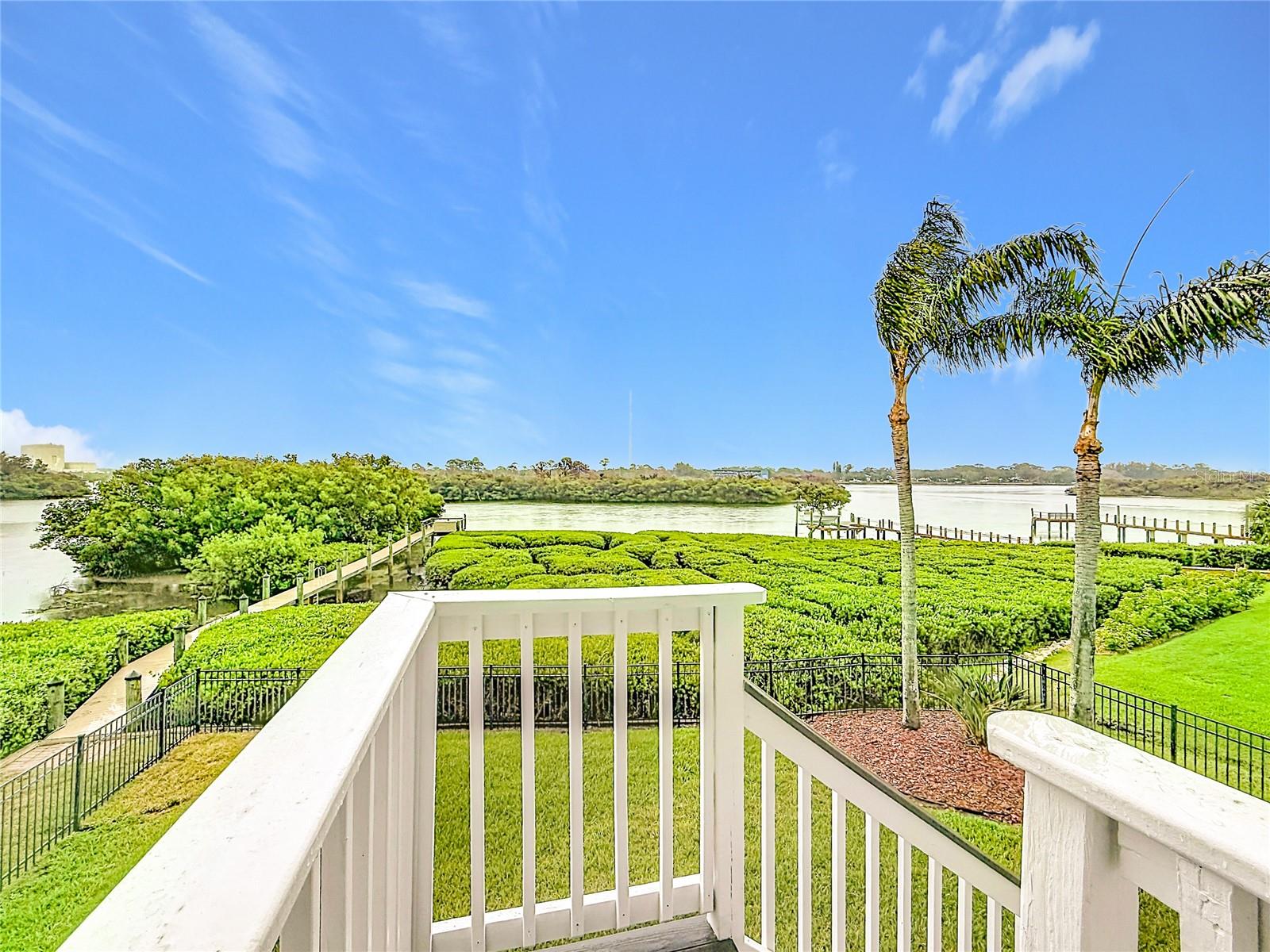 2021 NORTH POINTE ALEXIS DR, TARPON SPRINGS, FL, 34689