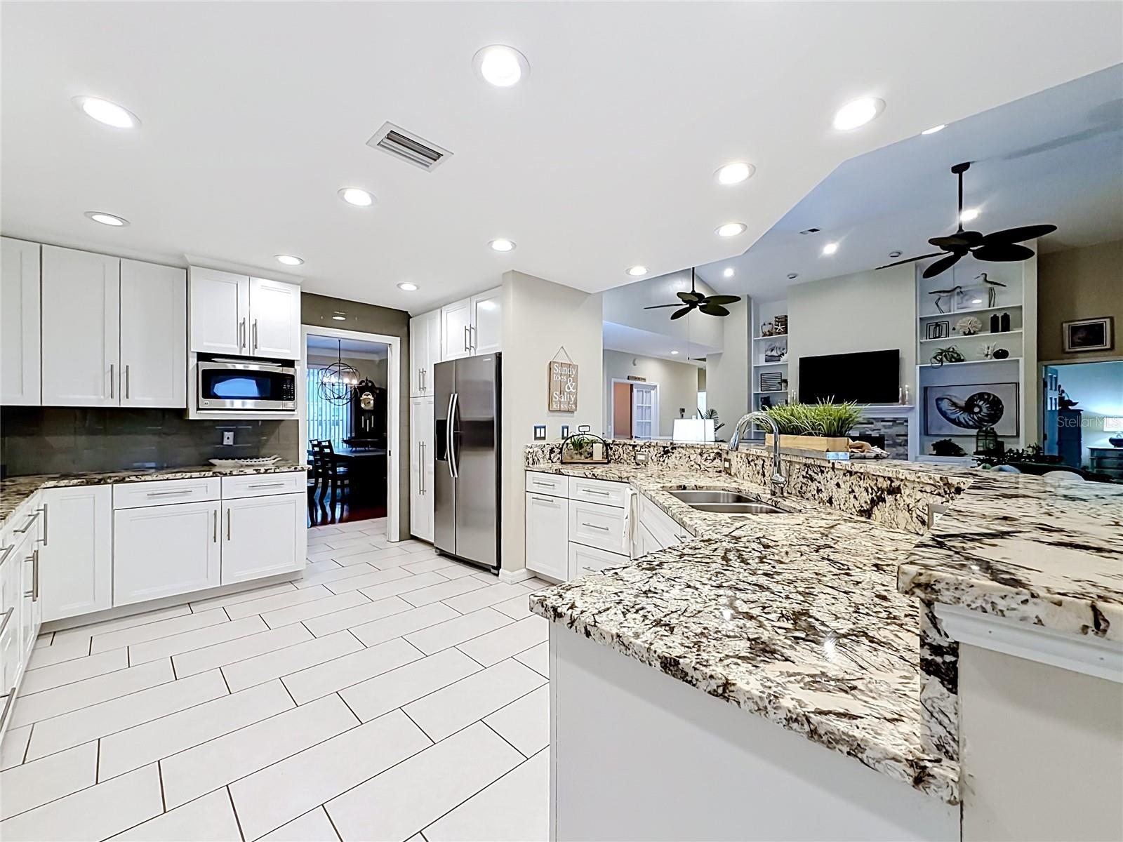 2021 NORTH POINTE ALEXIS DR, TARPON SPRINGS, FL, 34689