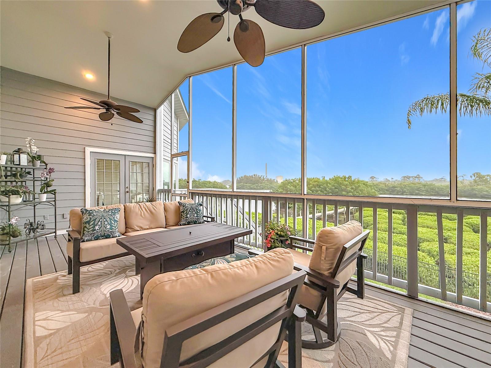 2021 NORTH POINTE ALEXIS DR, TARPON SPRINGS, FL, 34689