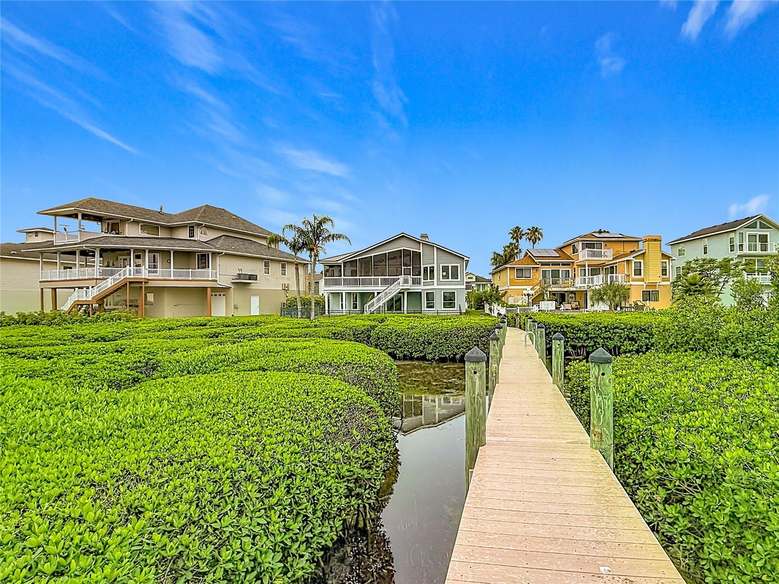2021 NORTH POINTE ALEXIS DR, TARPON SPRINGS, FL, 34689