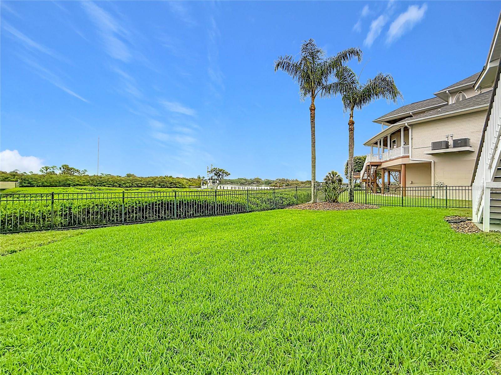 2021 NORTH POINTE ALEXIS DR, TARPON SPRINGS, FL, 34689