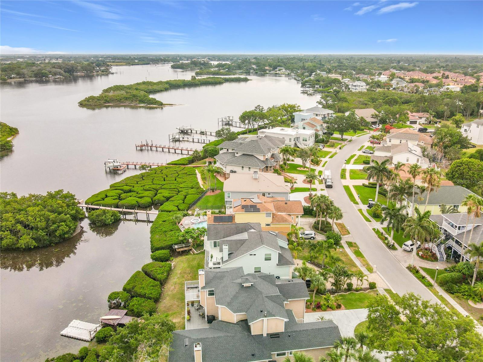 2021 NORTH POINTE ALEXIS DR, TARPON SPRINGS, FL, 34689