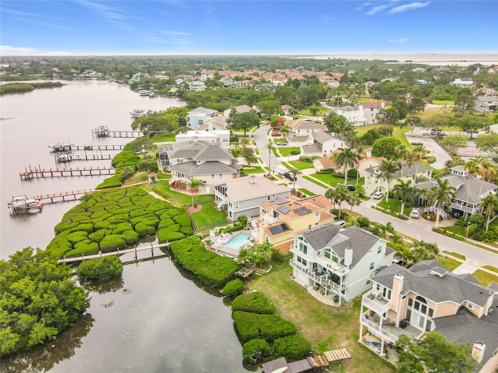 2021 NORTH POINTE ALEXIS DR, TARPON SPRINGS, FL, 34689