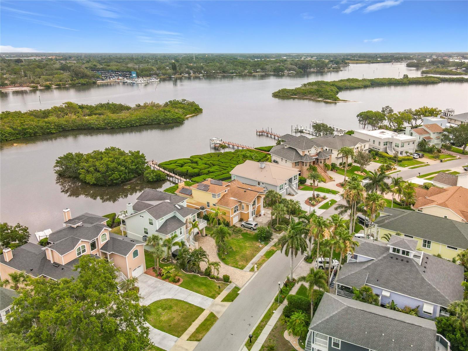 2021 NORTH POINTE ALEXIS DR, TARPON SPRINGS, FL, 34689
