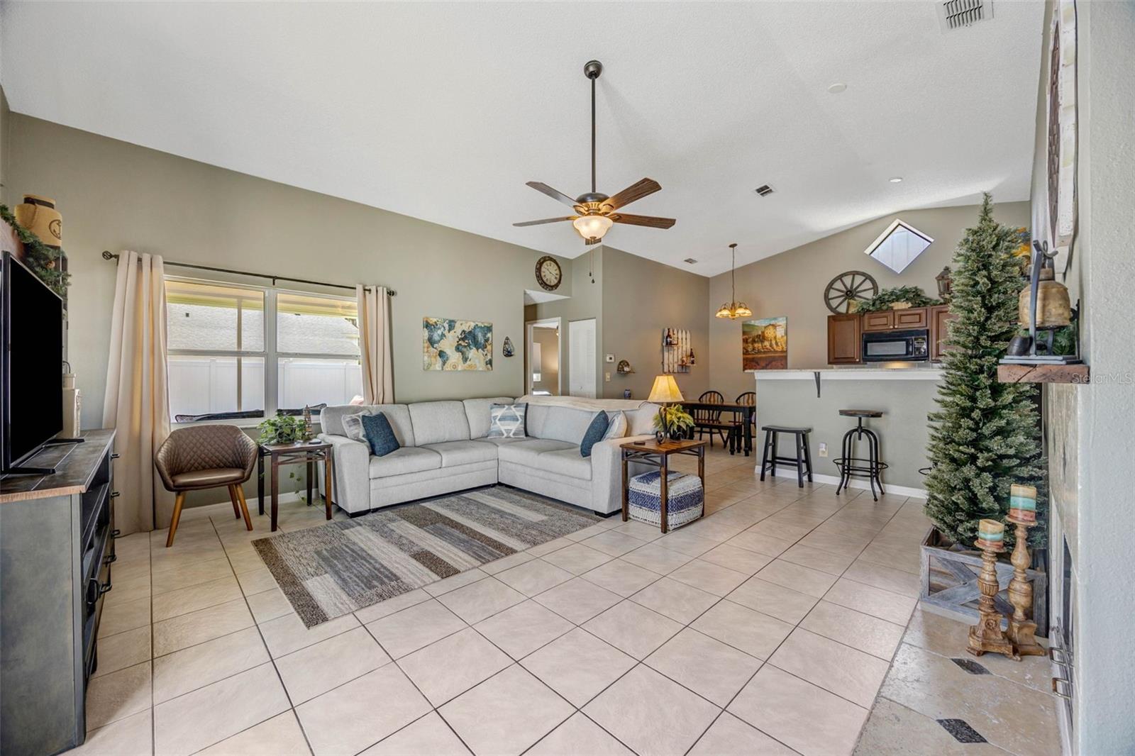 13423 LARAWAY DR, RIVERVIEW, FL, 33579