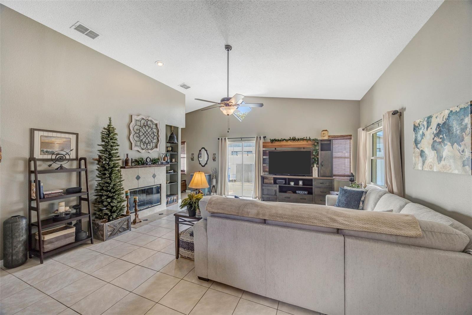 13423 LARAWAY DR, RIVERVIEW, FL, 33579