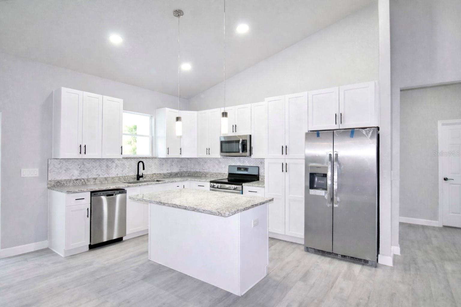 769 MEMORIAL DR, SEBRING, FL, 33870