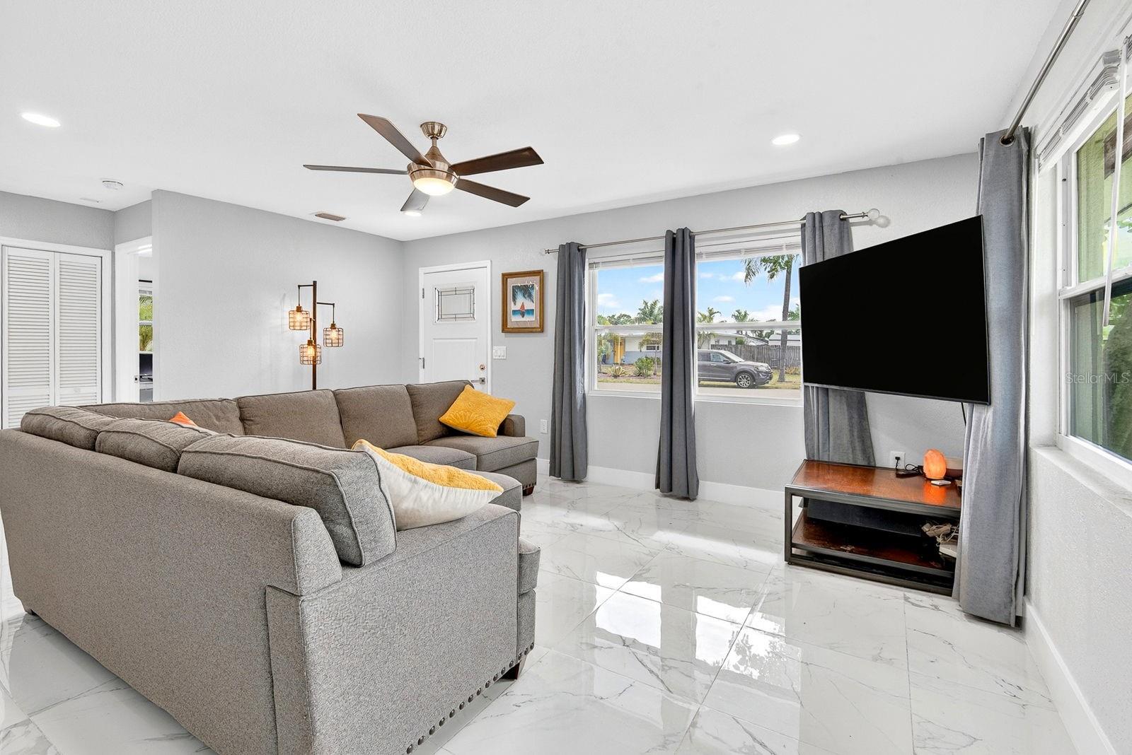 916 PATTISON AVE, SARASOTA, FL, 34237