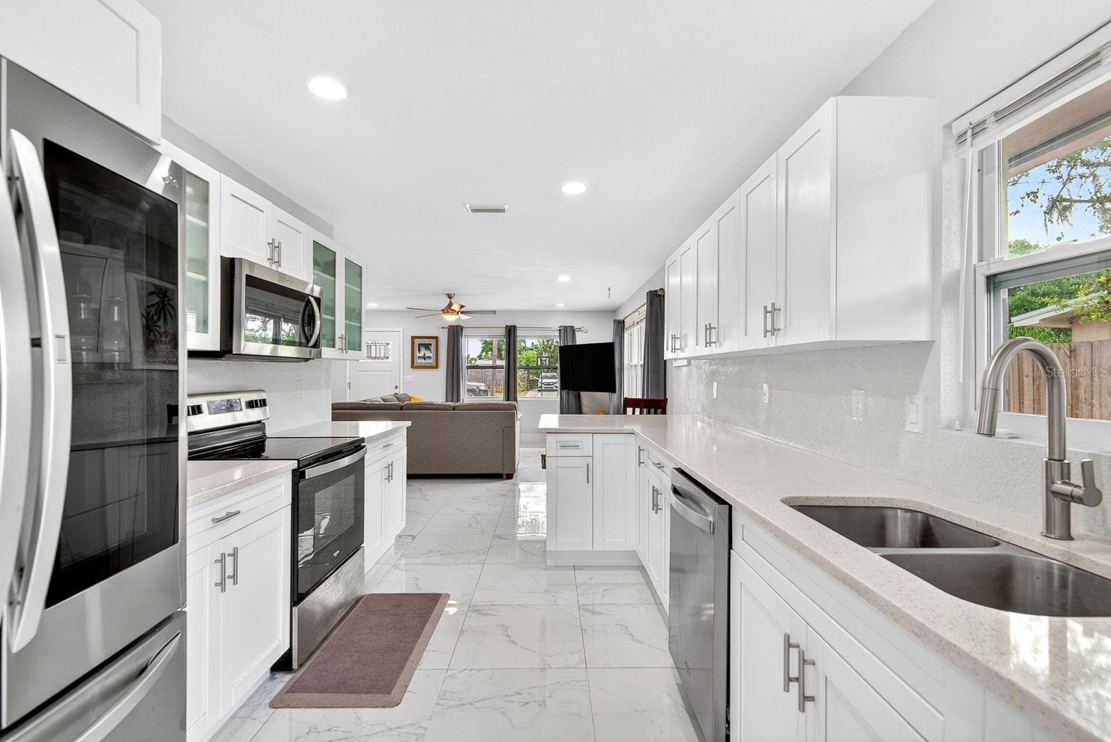 916 PATTISON AVE, SARASOTA, FL, 34237