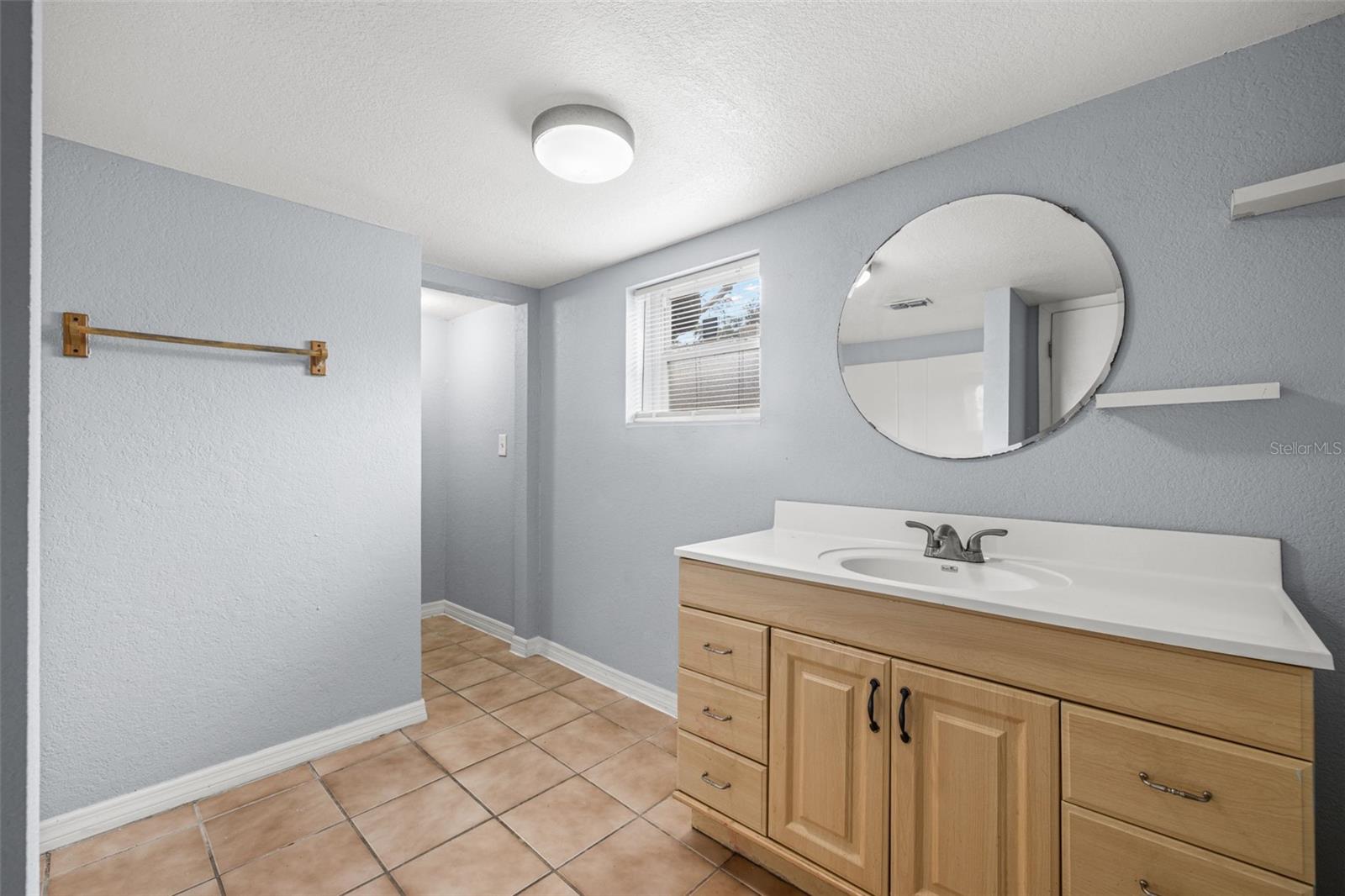305 E HANNA AVE, TAMPA, FL, 33604