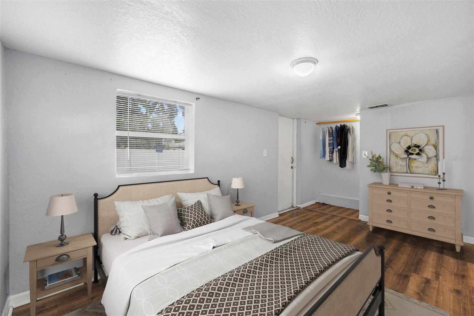 305 E HANNA AVE, TAMPA, FL, 33604