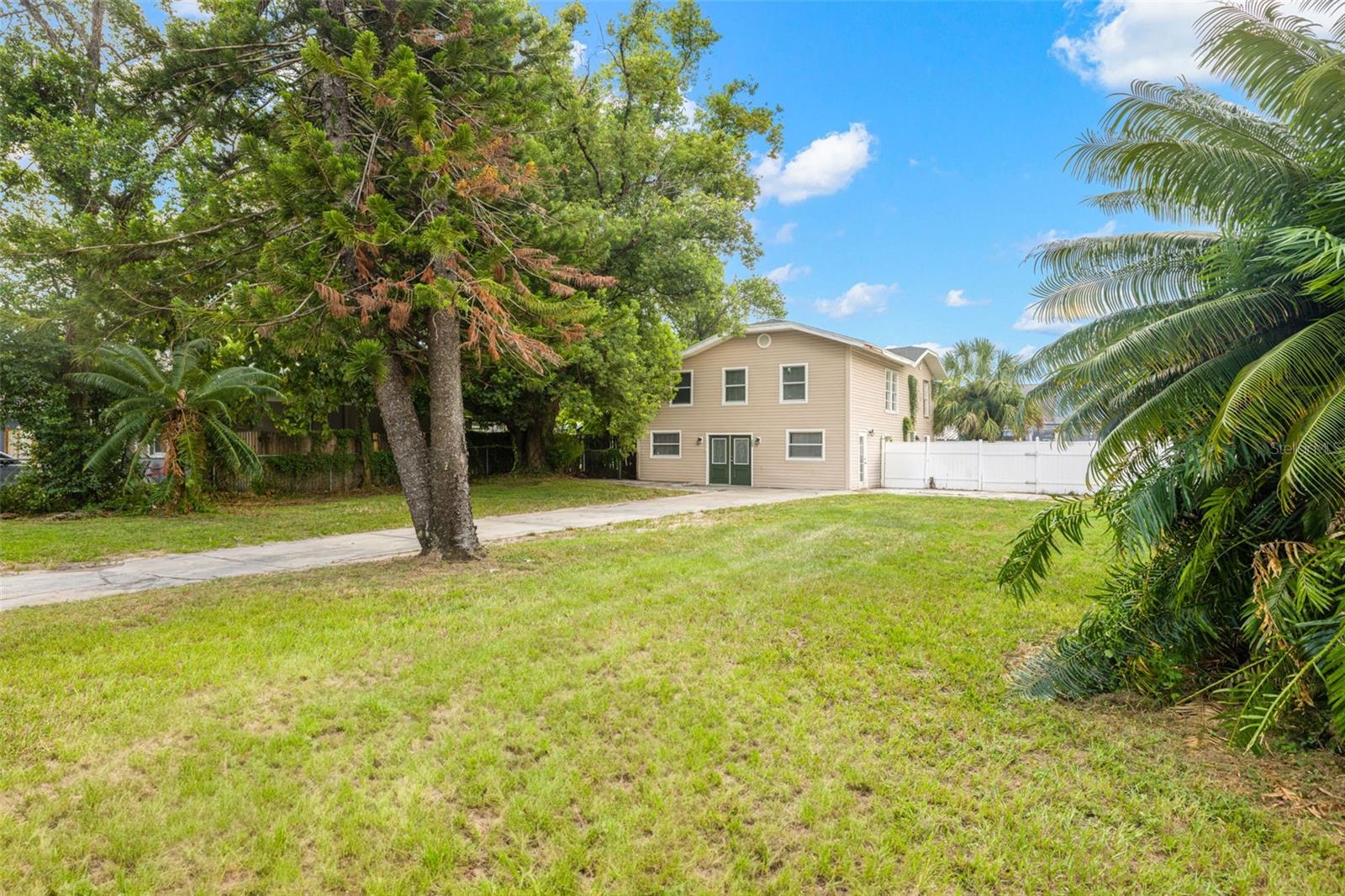 305 E HANNA AVE, TAMPA, FL, 33604