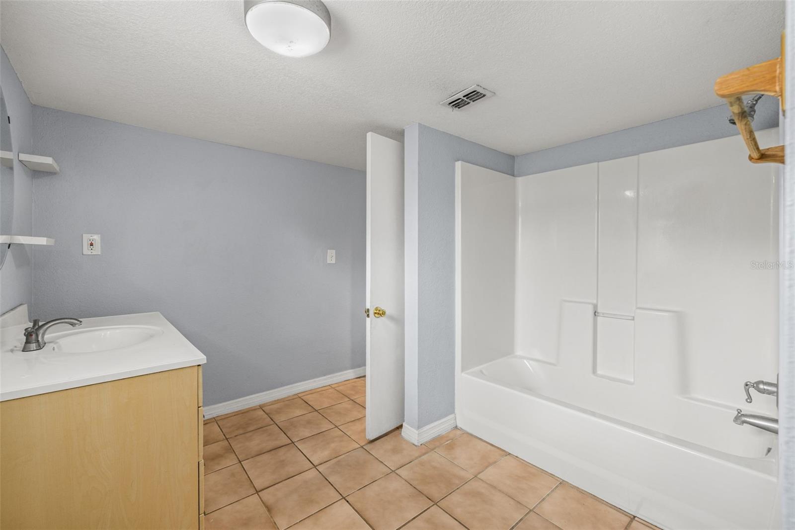 305 E HANNA AVE, TAMPA, FL, 33604