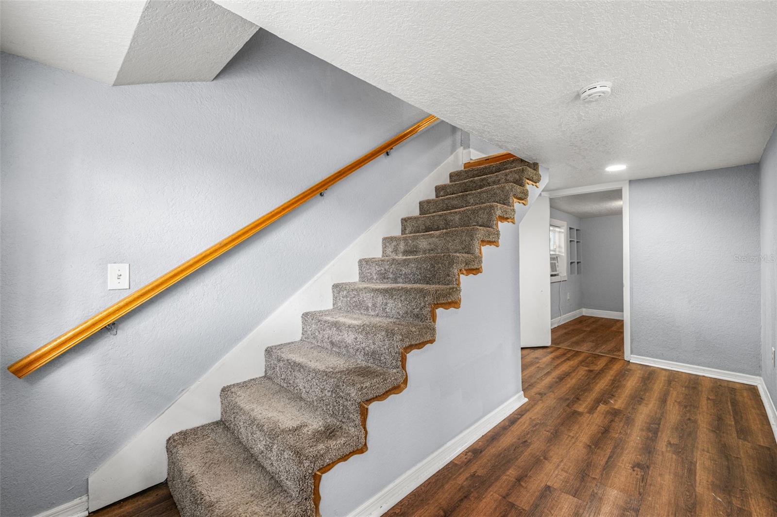 305 E HANNA AVE, TAMPA, FL, 33604