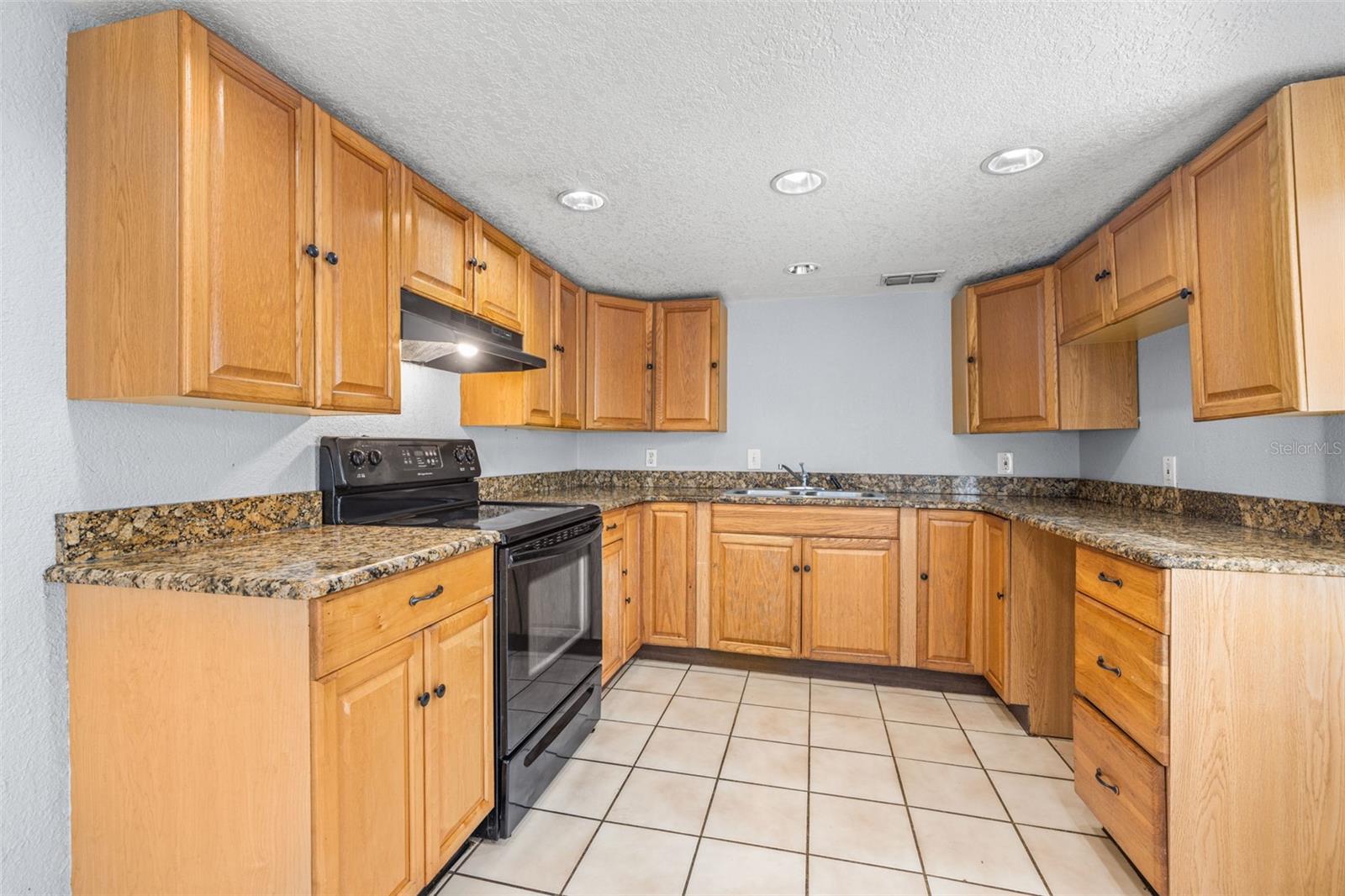 305 E HANNA AVE, TAMPA, FL, 33604