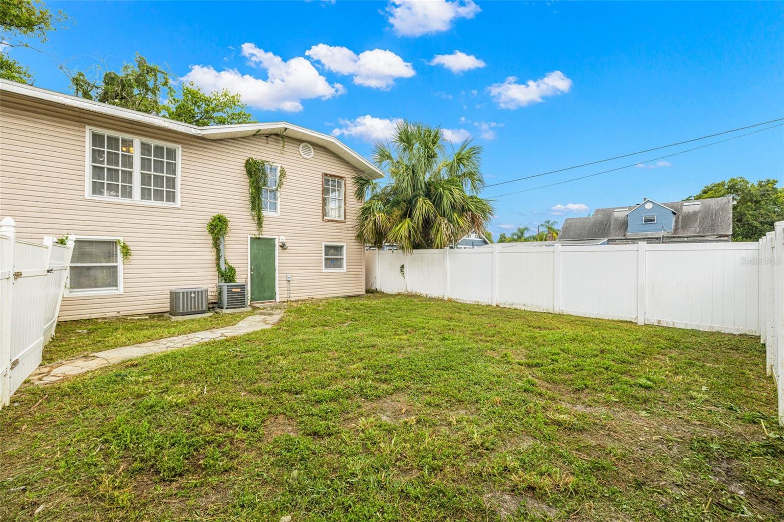 305 E HANNA AVE, TAMPA, FL, 33604