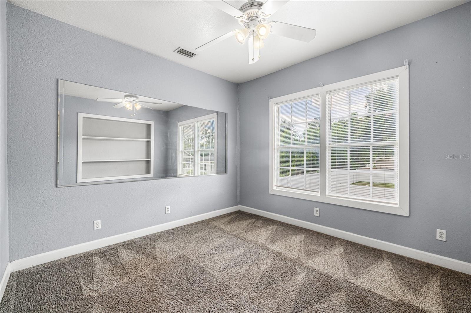 305 E HANNA AVE, TAMPA, FL, 33604